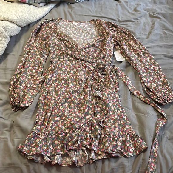 NWT short floral summer dress - Picture 1 of 5